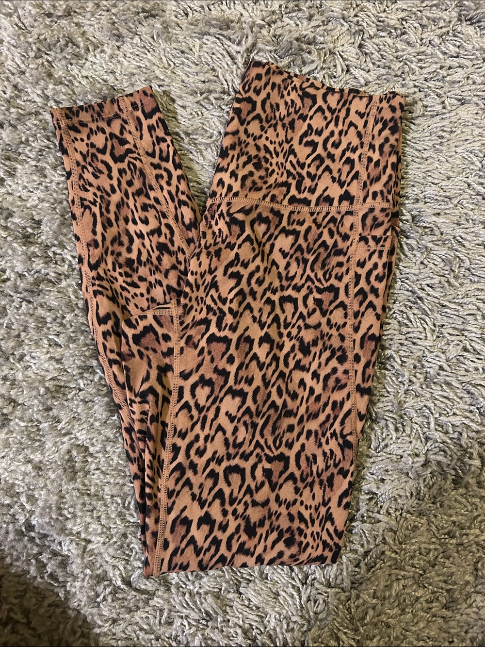 HALARA Leopard Print Leggings with Tummy Control and side Pockets Size Small
